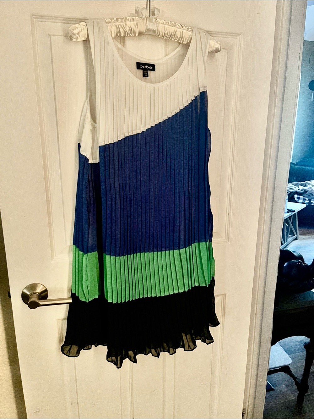 bebe White, Blue, Green & Black Pleated Sleeveless Dress